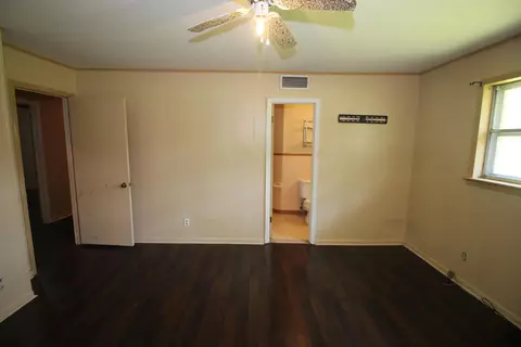 Bedroom - 3836 Millsaps Dr, Laurel, MS 39440 photo 4 of 7