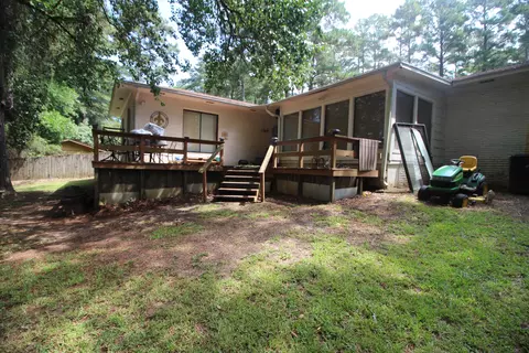 Exterior - 3836 Millsaps Dr, Laurel, MS 39440 photo 6 of 9