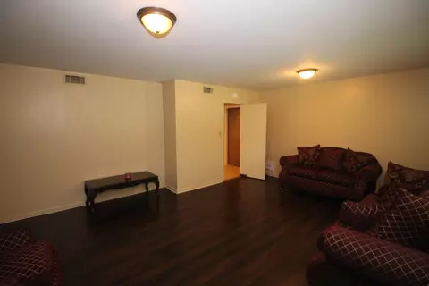 Living - 3836 Millsaps Dr, Laurel, MS 39440 photo 1 of 8