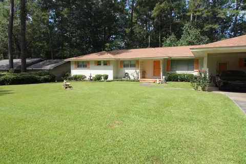 Exterior - 3836 Millsaps Dr, Laurel, MS 39440 photo 3 of 9