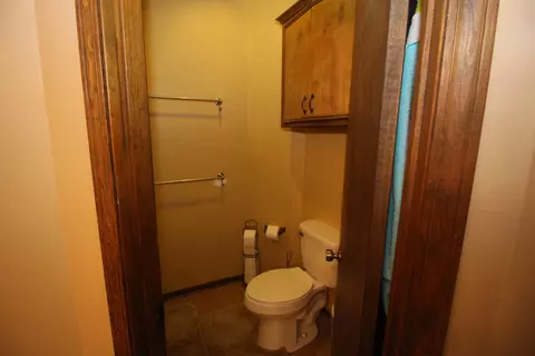 Bath - 3836 Millsaps Dr, Laurel, MS 39440 photo 10 of 10