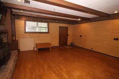 Living - 3836 Millsaps Dr, Laurel, MS 39440 photo 4 of 8