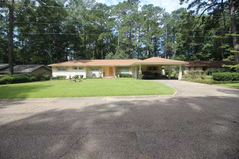 Exterior - 3836 Millsaps Dr, Laurel, MS 39440 photo 2 of 9