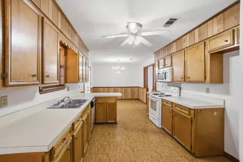 Kitchen - 1120 SE 4th St, Magee, MS 39111 photo 1 of 2