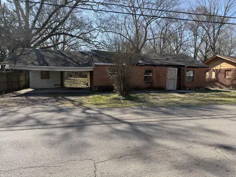 315 Jc Killingsworth, Hattiesburg, MS 39401
