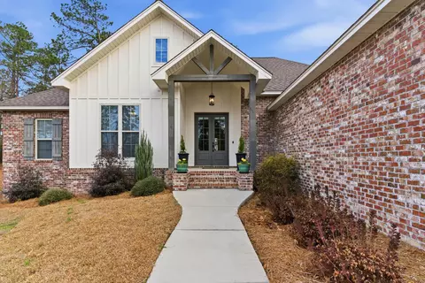 18 E Yellowstone, Hattiesburg, MS 39402