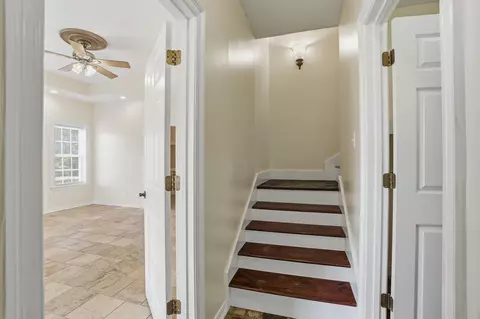 Entry Way - 2133 Salem Campground Rd, Lucedale, MS 39452 photo 5 of 6