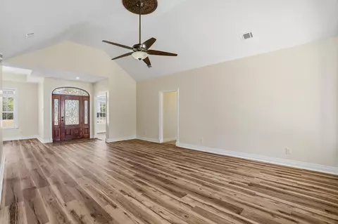 Living - 2133 Salem Campground Rd, Lucedale, MS 39452 photo 4 of 5