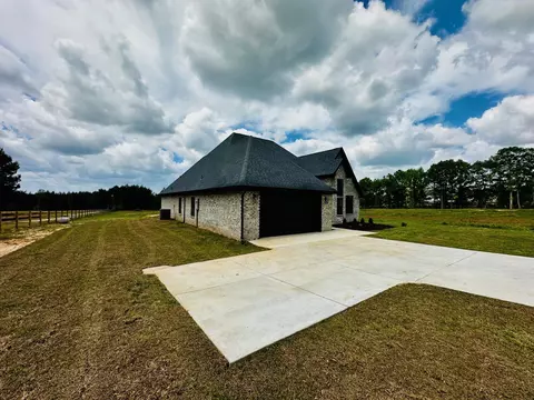 Exterior - 77 Bates Ave, Purvis, MS 39475 photo 6 of 12