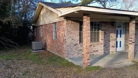 Exterior - 507 E 19th St, Laurel, MS 39440 photo 2 of 3
