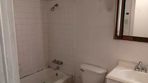 Bath - 507 E 19th St, Laurel, MS 39440 photo 1 of 1