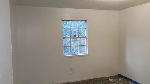 Bedroom - 507 E 19th St, Laurel, MS 39440 photo 2 of 2