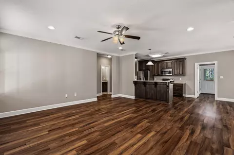 Living - 673 Leeville Rd, Petal, MS 39465 photo 2 of 4
