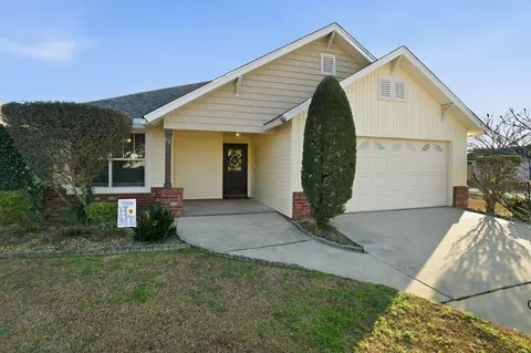 13 S Village Ln, Petal, MS 39465