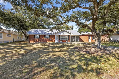 216 E 3rd St, Long Beach, MS 39560 photo 2