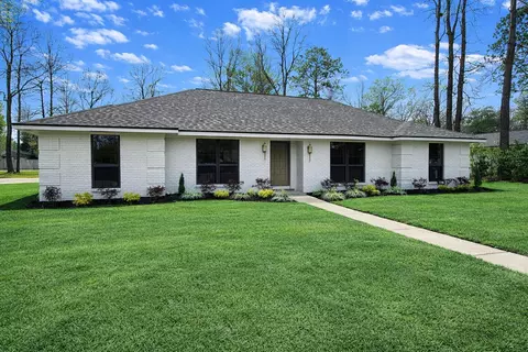 3002 Raphael Dr, Hattiesburg, MS 39402