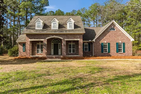 8 Auburn Ln, Hattiesburg, MS 39401