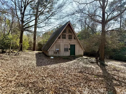 39 Shelby Speights Dr, Purvis, MS 39475