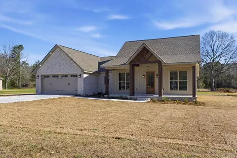 2070 Old Richton Rd, Petal, MS 39465