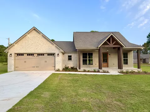 2070 Old Richton Rd, Petal, MS 39465