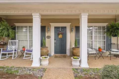 Exterior - 402 Treeline Dr, Brandon, MS 39042 photo 4 of 15