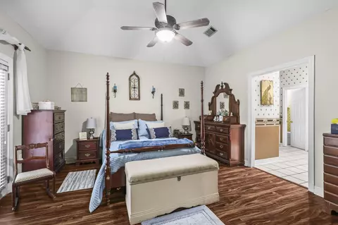 Bedroom - 402 Treeline Dr, Brandon, MS 39042 photo 2 of 5