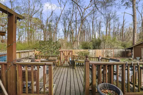 Exterior - 402 Treeline Dr, Brandon, MS 39042 photo 10 of 15