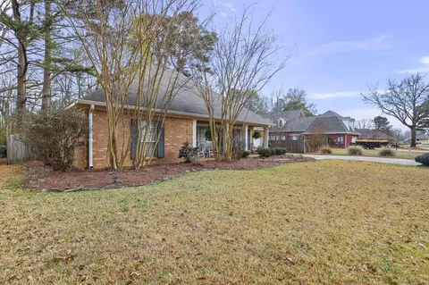Exterior - 402 Treeline Dr, Brandon, MS 39042 photo 2 of 15