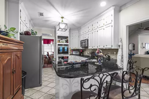 Kitchen - 402 Treeline Dr, Brandon, MS 39042 photo 1 of 2