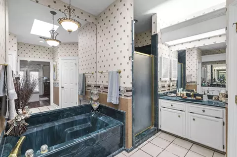 Bath - 402 Treeline Dr, Brandon, MS 39042 photo 3 of 6