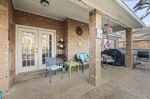 Exterior - 402 Treeline Dr, Brandon, MS 39042 photo 6 of 15