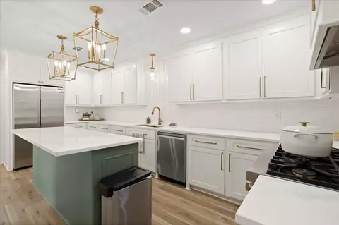 Kitchen - 73 Mayfield, Laurel, MS 39443 photo 1 of 2
