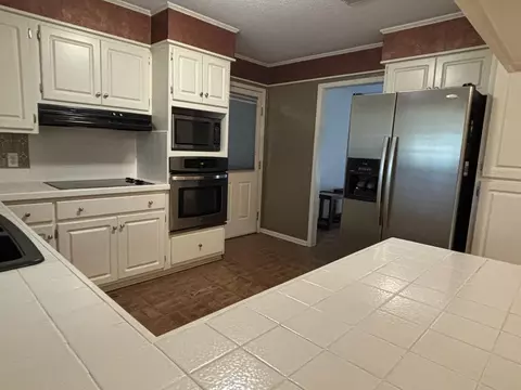 Kitchen - 11 Kennon Ave, Laurel, MS 39443 photo 1 of 3