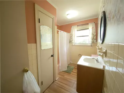 Bath - 806 Main St, Purvis, MS 39475 photo 1 of 1