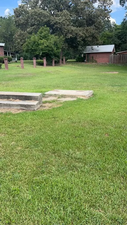 1805 N 3rd Ave, Laurel, MS 39440 photo 3