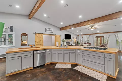 Kitchen - 86 County Road 21, Laurel, MS 39443 photo 3 of 5