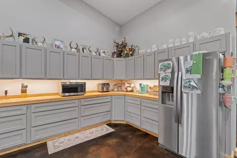 Kitchen - 86 County Road 21, Laurel, MS 39443 photo 4 of 5