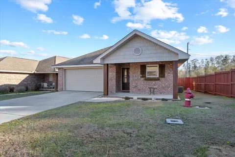 4 Crowns Pt, Hattiesburg, MS 39402