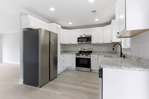 Kitchen - 16 Cheyenne Cir, Purvis, MS 39475 photo 1 of 3