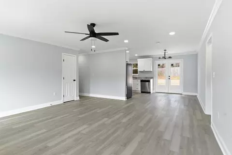 Living - 16 Cheyenne Cir, Purvis, MS 39475 photo 3 of 4