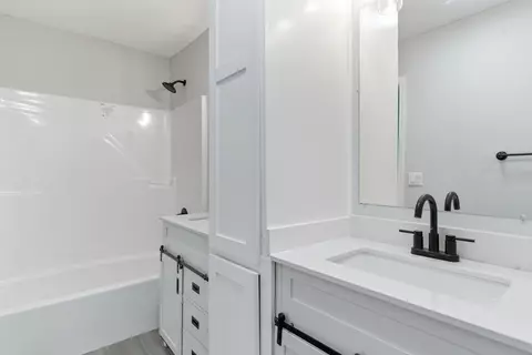 Bath - 16 Cheyenne Cir, Purvis, MS 39475 photo 1 of 2