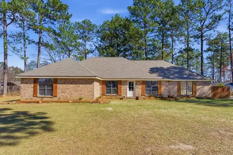11 Twin Lakes Rd, Petal, MS 39465