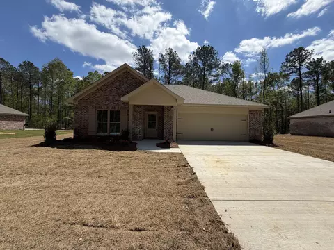 261 Smith Dr, Mendenhall, MS 39114
