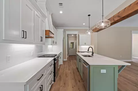 Kitchen - 49 Pipestone Pass, Sumrall, MS 39482 photo 2 of 3