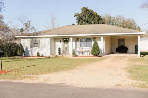 209 Mimosa St, Poplarville, MS 39470