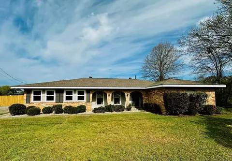 113 Hawkins St, Petal, MS 39465