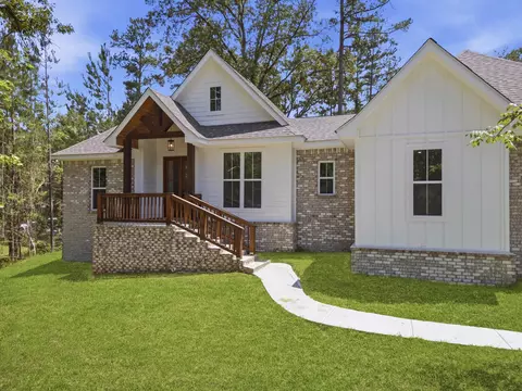 14 Shawnee Ln, Hattiesburg, MS 39402