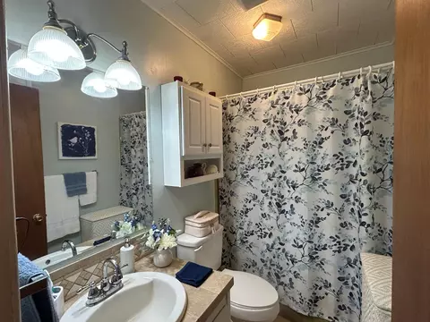 Bath - 27 Pace Martin, Laurel, MS 39443 photo 1 of 2