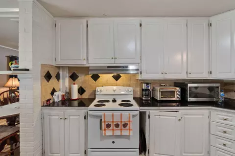 Kitchen - 302 Blackwell St, Collins, MS 39428 photo 3 of 4