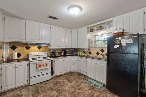 Kitchen - 302 Blackwell St, Collins, MS 39428 photo 2 of 4
